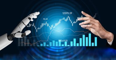 Teknoloji ve ekonomi arasındaki sinerjiyi sembolize eden canlı dijital finansal grafiklerle uğraşan bir robot el ve insan elinin büyüleyici bir görsel temsili. Kafa derisi