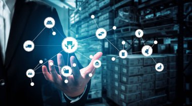 Paket toplama ve teslimatı tanımlamak için teknolojinin yenilikçi interneti olan akıllı depo yönetim sistemi. Gelecekteki tedarik zinciri ve lojistik ağ işi kavramı .