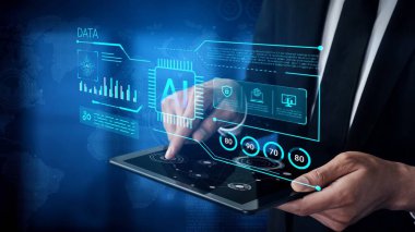 Yapay Zeka Arayüzü ile Etkileşim İçin Tablet Kullanan Modern İşadamı Veri Analizi ve Dijital Bilgileri Gelecek Ayarları Gluonu 'nda Gösteriyor.