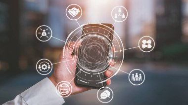 Kitle kaynak kullanımı işbirliği, fikir ve kitle kaynaklarına izin veriyor. Toplu kaynak kullanımı, topluluk güdümlü kitle kaynaklı katkılarla yeniliği destekliyor. Spire.