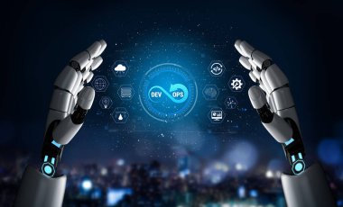 Fütürist Robot Eller Gece Şehri Arka plan Quark Teknoloji Sembolleriyle Dijital DevOps Arayüzü Sunar.