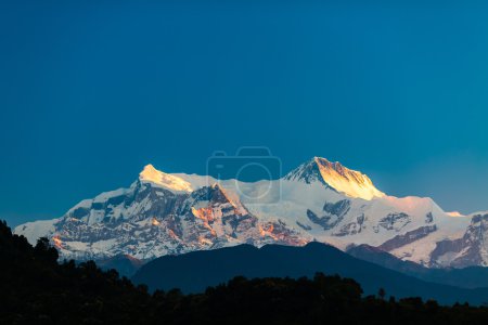 Vistas inspiradoras del paisaje de las montañas, Himalaya
Vistas inspiradoras del paisaje de las montañas, Himalaya