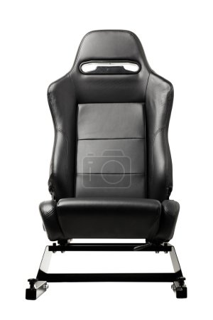 asiento del simulador de carreras, aislado en blanco
