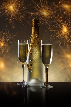 Botella de champán, concepto de Año Nuevo
Botella de champán, concepto de Año Nuevo