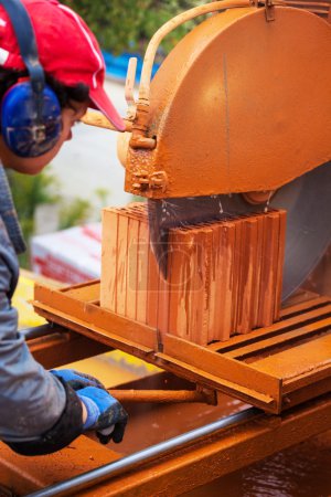 trabajador de la construcción en un sitio de construcción
