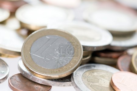 Foto de Muchas monedas de euro - Imagen libre de derechos