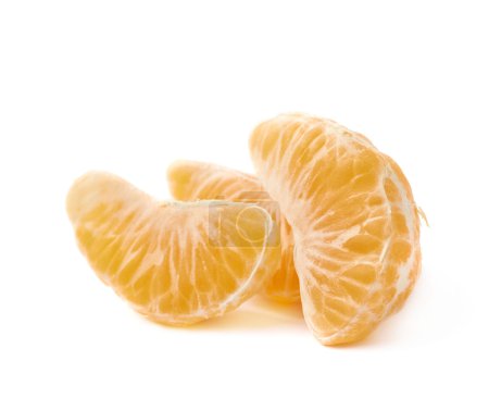 Rebanadas múltiples de mandarina aisladas
