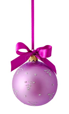 Colgante bola de Navidad lila aislado
