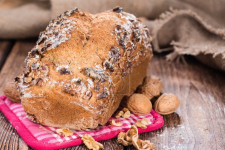 Pan de nuez recién horneado
