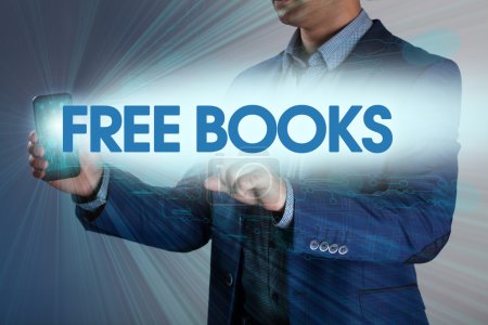 El hombre de negocios presiona libros libres de botones en pantallas virtuales. Busine.
