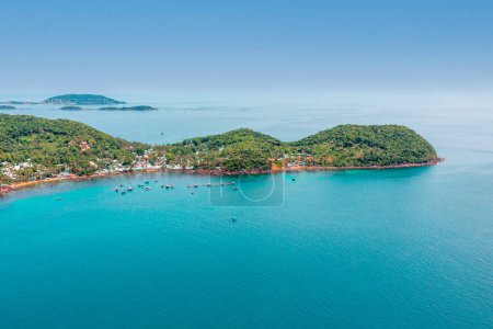 Téléchargez les photos : Vue ci-dessus sur les îles An Thoi ou l'archipel de Phu Quoc, Vietnam - en image libre de droit