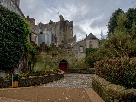 Vista del antiguo castillo de Malahide
