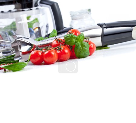 Tomates, cebollino y licuadora
