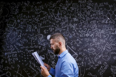 Profesor de escuela joven
  
