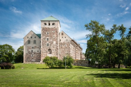 Foto de Castillo de Turku en Finlandia en un brillante día de verano
. - Imagen libre de derechos