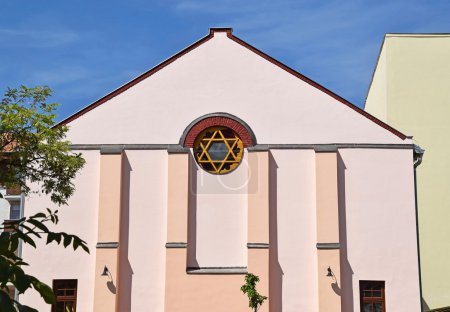 Téléchargez les photos : Face arrière de la synagogue - en image libre de droit