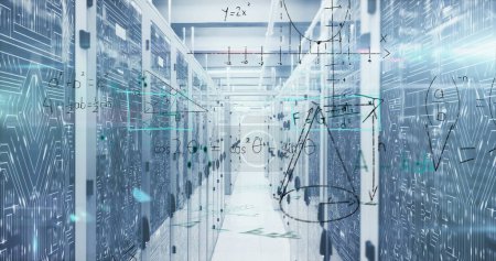 Foto de Imagen de ecuaciones matemáticas manuscritas e interfaz digital a través de la red de servidores informáticos en la sala de tecnología. Concepto de red informática digital global imagen generada digitalmente. - Imagen libre de derechos