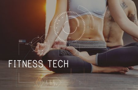 Téléchargez les photos : Homme et femme Fitness Tech, Santé Wellness Innovation Concept - en image libre de droit