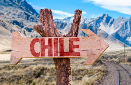 Téléchargez les photos : Chili panneau en bois avec fond Cordillère - en image libre de droit