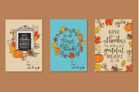 Téléchargez les photos : Collection de 3 cartes de vœux créatives pour Thanksgiving. Feuilles d'érable et de chêne, branches et baies, citrouilles, maïs indien, tableau avec lettrage - en image libre de droit