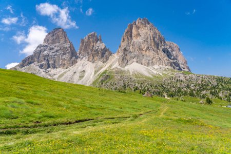 impresionante paisaje de montaña en el Parque Natural Fanes-Sennes-Braies de la Alta Badia Dolomitas, Tirol del Sur, Italia