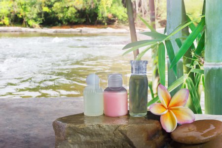 Mini conjunto de baño de burbujas y gel de ducha líquido y frangipani flo
Mini conjunto de baño de burbujas y gel de ducha líquido y frangipani flo