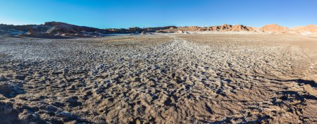 Foto de Cráter Moon Valley en el árido desierto de Atacama en Chile - Imagen libre de derechos