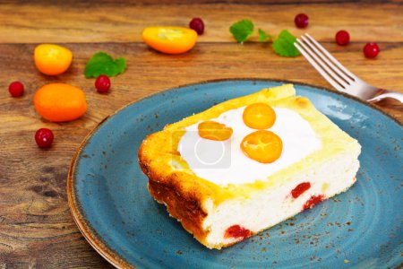 Foto de Deliciosa cazuela de requesón al horno. Estudio foto - Imagen libre de derechos