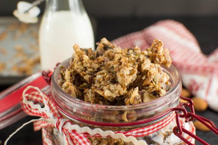 Foto de Keto granola baja en carbohidratos en el fondo, de cerca - Imagen libre de derechos